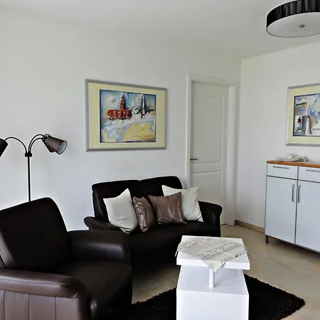 Hébergement de vacances With South-facing Terrace In The House Sea View Baabe